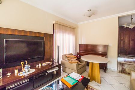 Casa de condomínio para alugar com 310m², 3 quartos e 6 vagasSala de TV