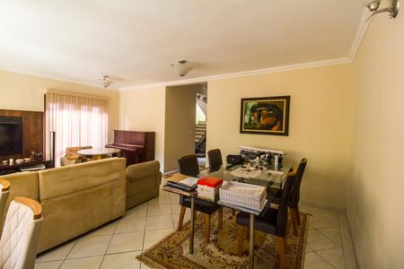 Casa de condomínio para alugar com 310m², 3 quartos e 6 vagasSala de Jantar