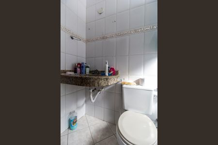 Casa de condomínio para alugar com 310m², 3 quartos e 6 vagasBanheiro