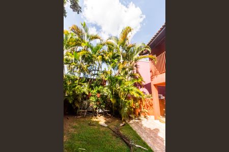 Casa de condomínio para alugar com 310m², 3 quartos e 6 vagasVaranda