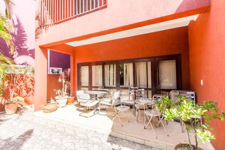 Casa de condomínio para alugar com 310m², 3 quartos e 6 vagasVaranda