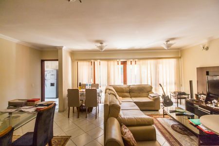 Casa de condomínio para alugar com 310m², 3 quartos e 6 vagasSala de Jantar