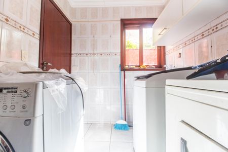 Casa de condomínio para alugar com 310m², 3 quartos e 6 vagasÁrea de Serviço