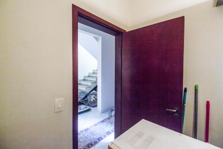 Casa de condomínio para alugar com 310m², 3 quartos e 6 vagasEscritório