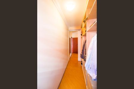 Casa de condomínio para alugar com 310m², 3 quartos e 6 vagasCloset da suíte 1