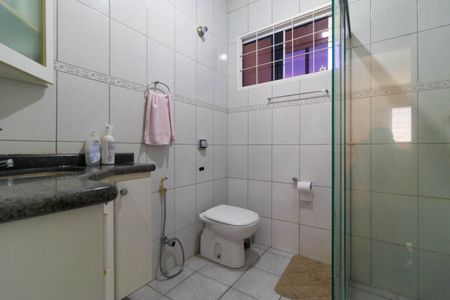 Casa à venda com 250m², 3 quartos e 3 vagasBanheiro