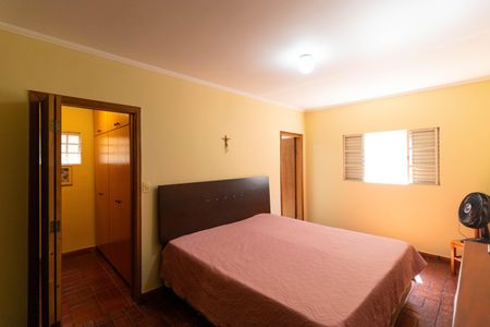 Casa à venda com 250m², 3 quartos e 3 vagasSuíte