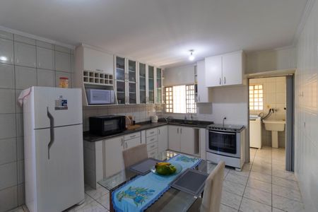 Casa à venda com 250m², 3 quartos e 3 vagasCozinha