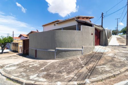 Casa à venda com 250m², 3 quartos e 3 vagasFachada