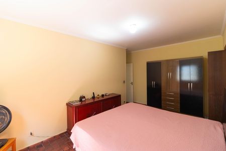 Casa à venda com 250m², 3 quartos e 3 vagasSuíte