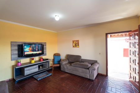 Casa à venda com 250m², 3 quartos e 3 vagasSalas