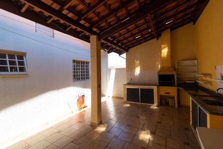 Casa à venda com 250m², 3 quartos e 3 vagasChurrasqueira