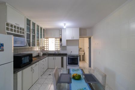 Casa à venda com 250m², 3 quartos e 3 vagasCozinha