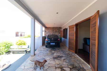 Casa à venda com 250m², 3 quartos e 3 vagasGaragem