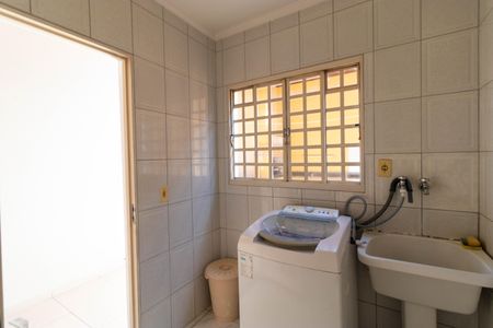 Casa à venda com 250m², 3 quartos e 3 vagasÁrea de Serviço