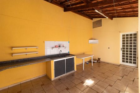 Casa à venda com 250m², 3 quartos e 3 vagasChurrasqueira