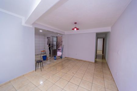 Casa para alugar com 78m², 2 quartos e sem vagaSala