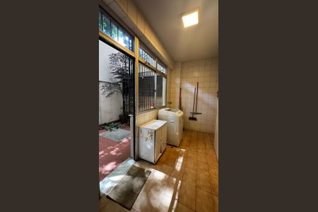 Apartamento à venda com 110m², 3 quartos e 2 vagas Apartamento à venda com 110m², 3 quartos e 2 vagasÁrea de Serviço