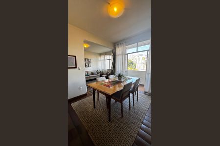 Apartamento à venda com 110m², 3 quartos e 2 vagas Apartamento à venda com 110m², 3 quartos e 2 vagasSala