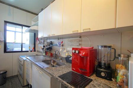 Apartamento à venda com 100m², 3 quartos e 2 vagasCozinha