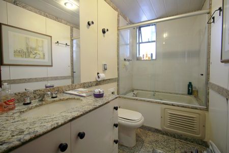 Apartamento à venda com 100m², 3 quartos e 2 vagasBanheiro