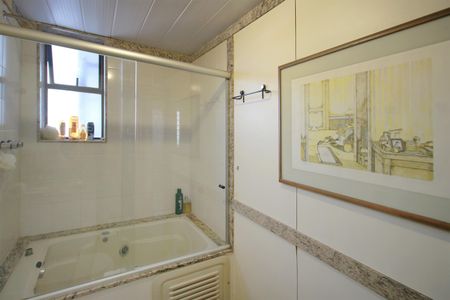 Apartamento à venda com 100m², 3 quartos e 2 vagasBanheiro