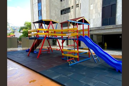 Apartamento à venda com 100m², 3 quartos e 2 vagasÁrea comum - Playground