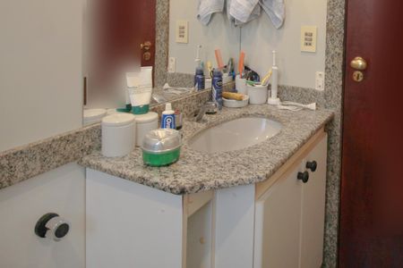 Apartamento à venda com 100m², 3 quartos e 2 vagasBanheiro da Suíte