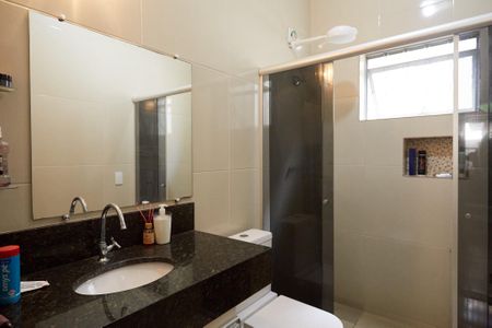 Casa à venda com 175m², 3 quartos e 3 vagasBanheiro