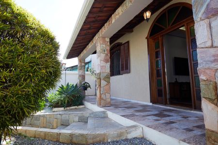 Casa à venda com 175m², 3 quartos e 3 vagasQuintal