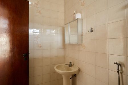 Casa à venda com 175m², 3 quartos e 3 vagasBanheiro de Serviço