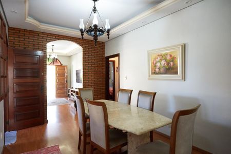 Casa à venda com 175m², 3 quartos e 3 vagasSala