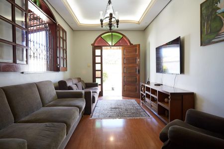 Casa à venda com 175m², 3 quartos e 3 vagasSala