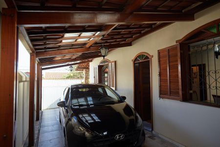 Casa à venda com 175m², 3 quartos e 3 vagasGaragem