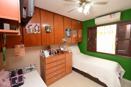 Casa à venda com 220m², 3 quartos e 2 vagasQuarto 3