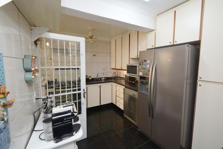 Casa à venda com 220m², 3 quartos e 2 vagasCozinha