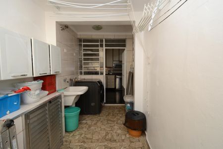 Casa à venda com 220m², 3 quartos e 2 vagasÁrea de Serviço