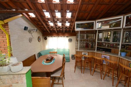 Casa à venda com 220m², 3 quartos e 2 vagasVaranda gourmet