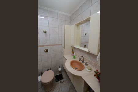 Casa à venda com 220m², 3 quartos e 2 vagasBanheiro 1