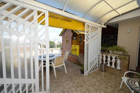 Casa à venda com 220m², 3 quartos e 2 vagasTerraço