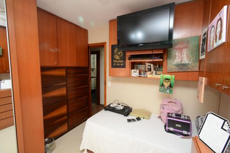 Casa à venda com 220m², 3 quartos e 2 vagasQuarto 3