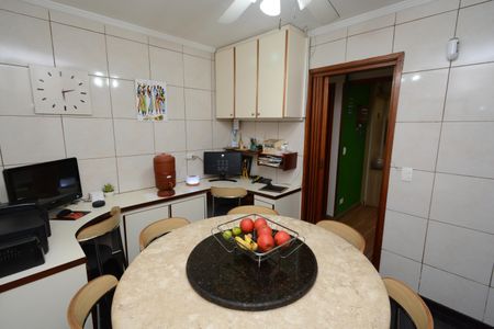 Casa à venda com 220m², 3 quartos e 2 vagasCopa