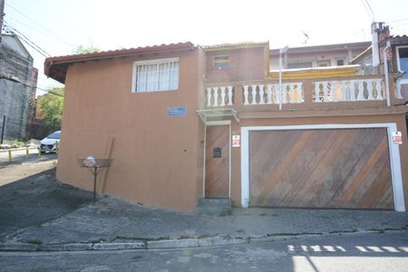 Casa à venda com 220m², 3 quartos e 2 vagasFachada