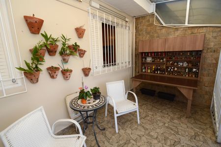 Casa à venda com 220m², 3 quartos e 2 vagasTerraço