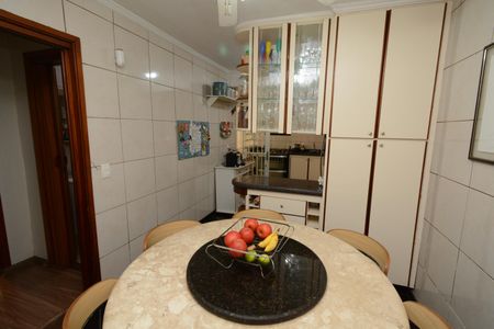 Casa à venda com 220m², 3 quartos e 2 vagasCopa