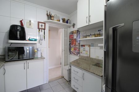 Apartamento à venda com 64m², 2 quartos e 1 vagaCozinha e Área de Serviço