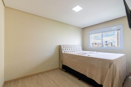 Apartamento à venda com 81m², 2 quartos e 2 vagas Apartamento à venda com 81m², 2 quartos e 2 vagasSuíte