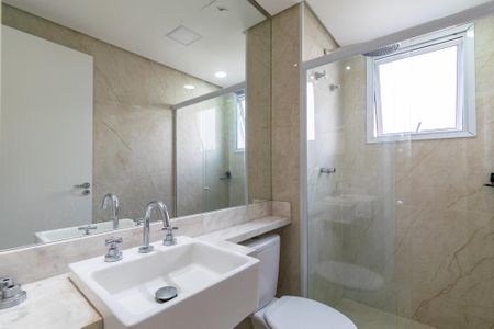 Apartamento à venda com 81m², 2 quartos e 2 vagas Apartamento à venda com 81m², 2 quartos e 2 vagasBanheiro da Suíte