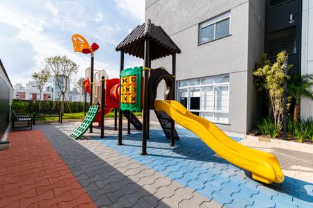 Apartamento à venda com 81m², 2 quartos e 2 vagas Apartamento à venda com 81m², 2 quartos e 2 vagasÁrea comum - Playground