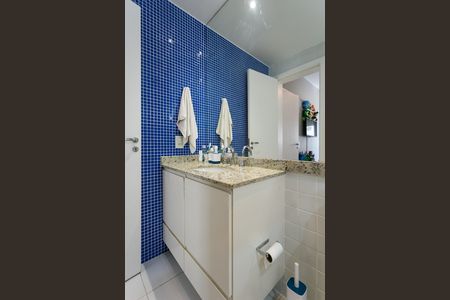 Apartamento à venda com 107m², 2 quartos e 2 vagasBanheiro da Suíte 2